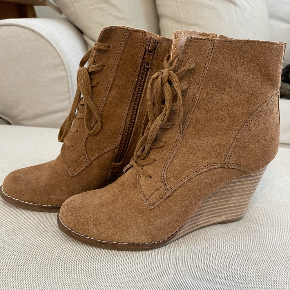 Lucky Brand Suede Wedges 6.5